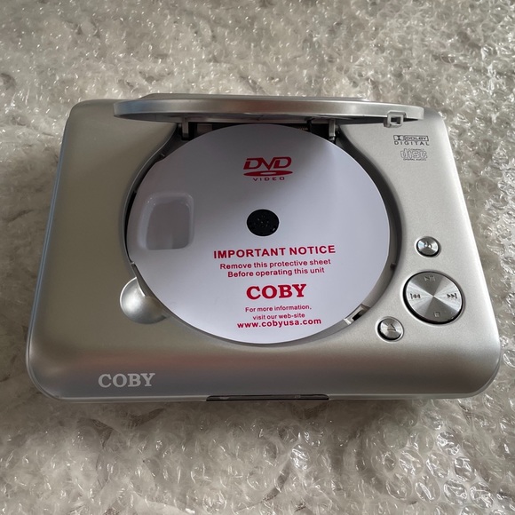 Coby Ultra Compact DVD Player - Picture 3 of 7